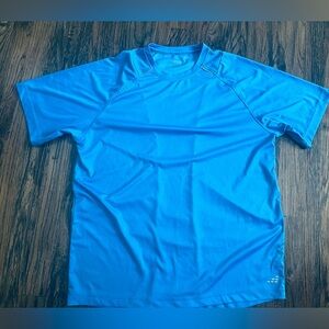 Men’s size Large short sleeve Drifit Royal blue shirt